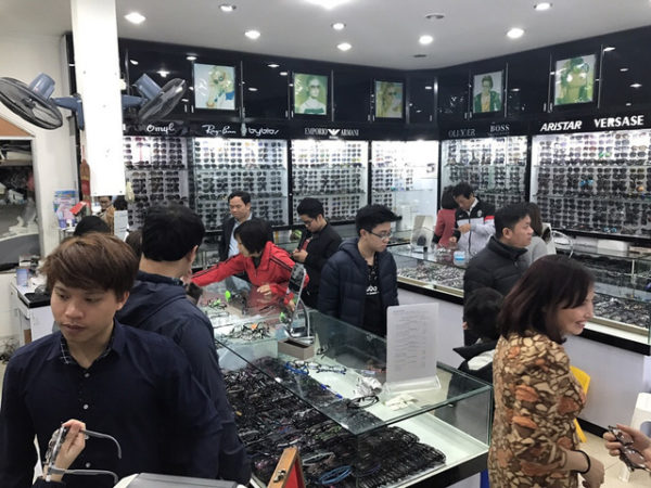 Top 5 cửa hàng kính mắt uy tín ở Hà Nội bạn nên biết