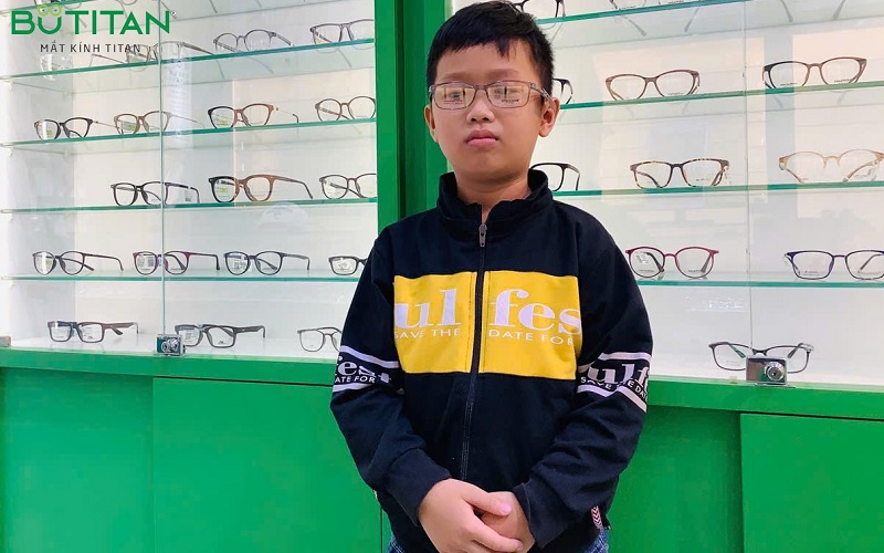 giá cắt kính cận 2025 gia-cat-kinh-can-2025