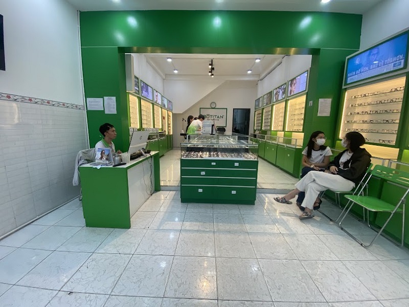 Mắt kính BUTITAN