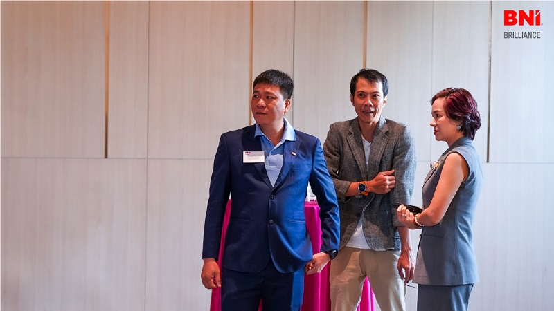 Mắt kính BUTITAN